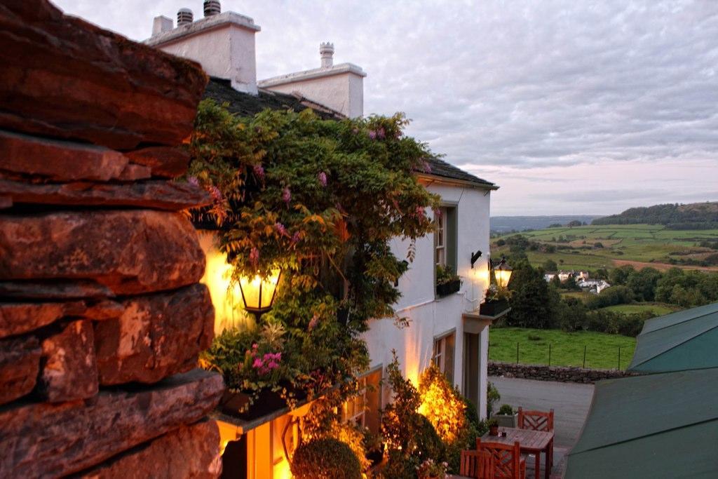 Mason'S Arms Hotel Bowland Bridge Екстериор снимка